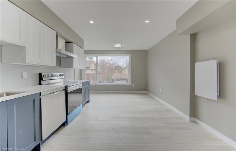 67 Louisa Street photo 4