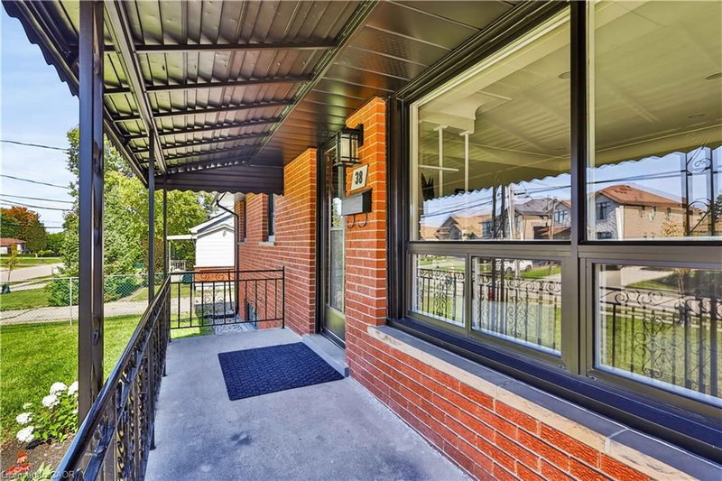 38 Deerhurst Road photo 3