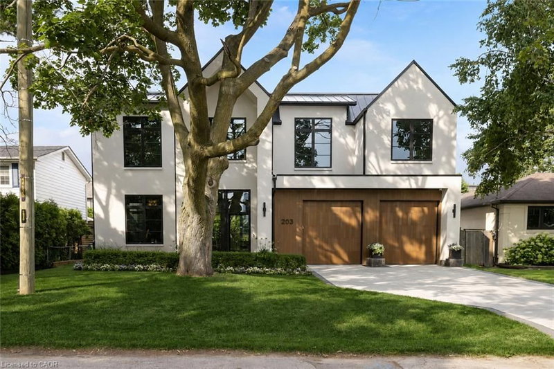 203 Weybourne Road photo 1