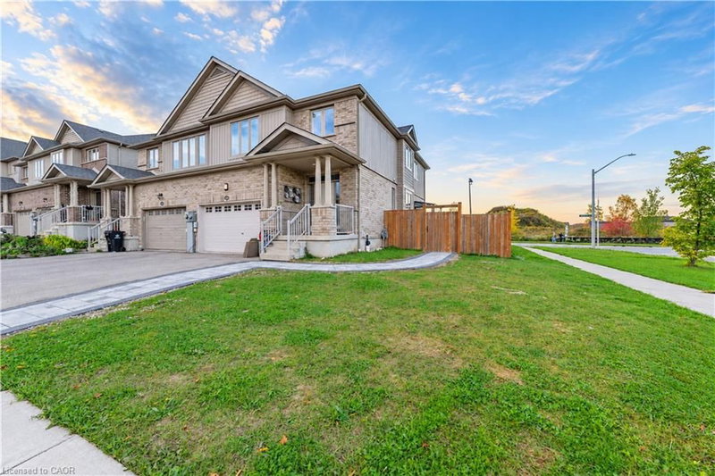 485 Avens Street photo 2