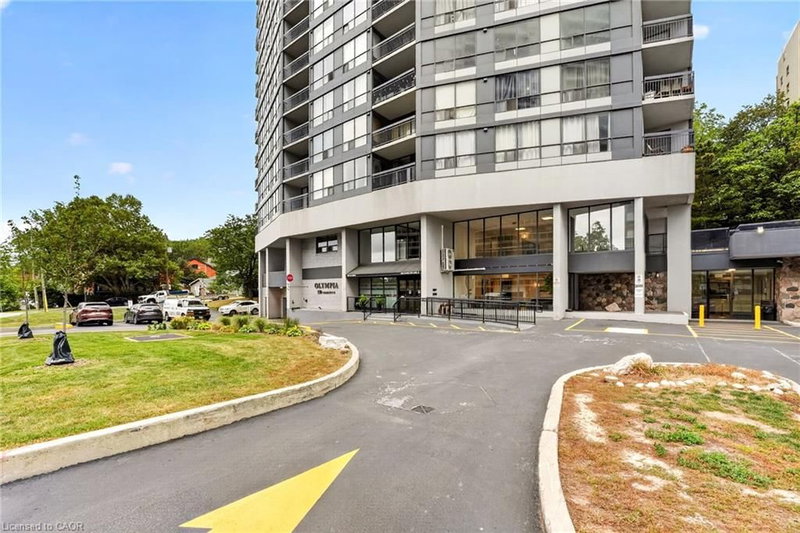 150 Charlton Avenue E photo 2