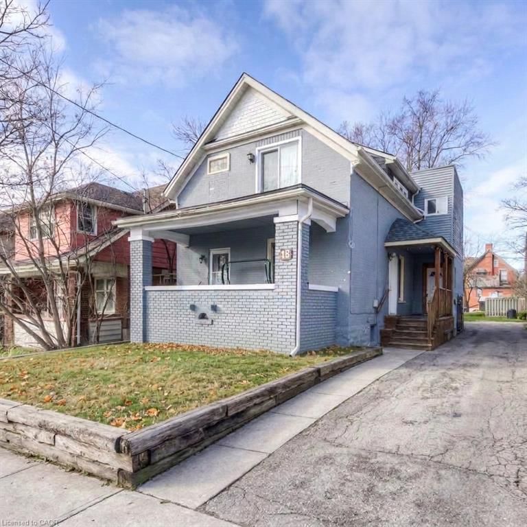 2 - 18 Stirling Avenue N