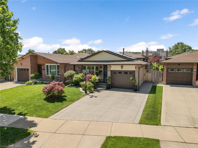 16 Juniper Drive photo 1