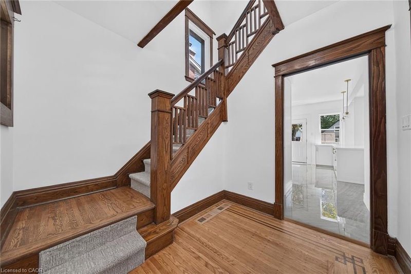 229 Park Row S photo 4