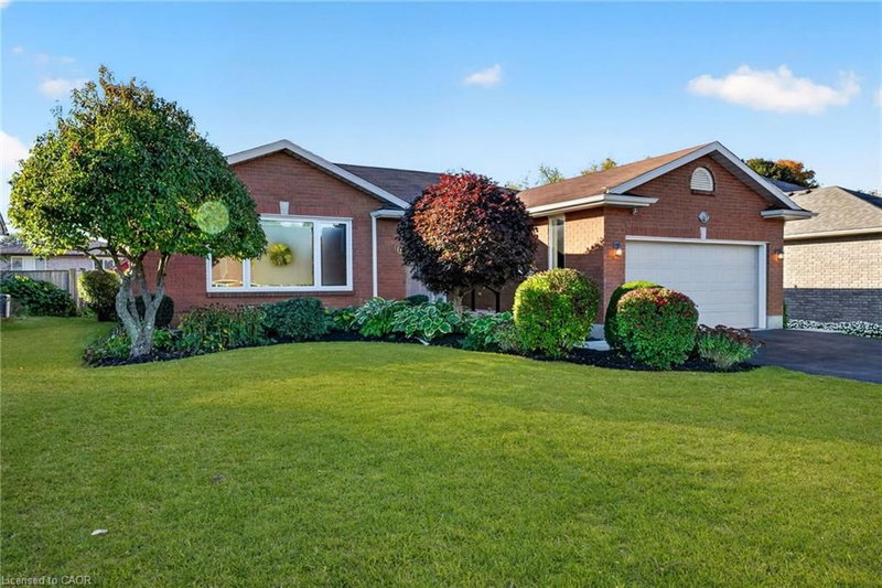 90 Victor Boulevard photo 1