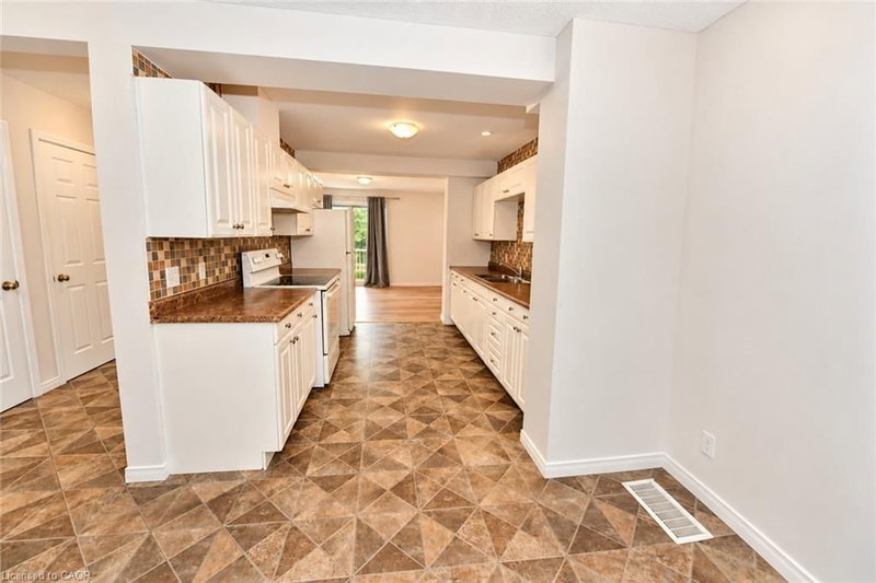 8 - 23 Howe Drive