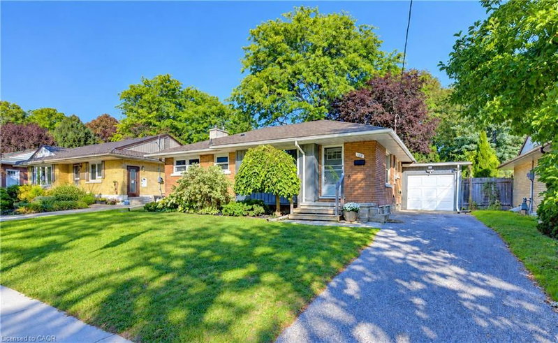 122 Brandon Avenue photo 2