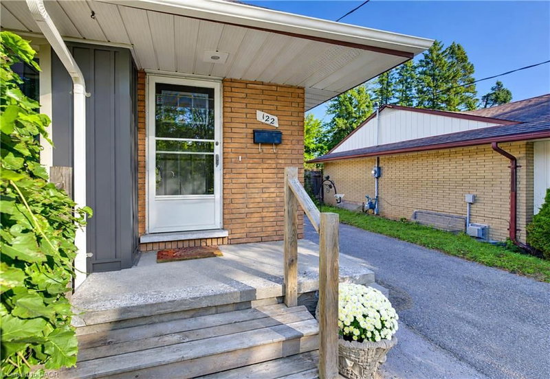 122 Brandon Avenue photo 4