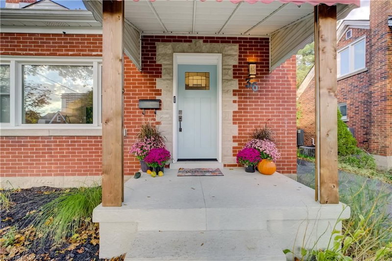 36 Crestwood Avenue photo 2