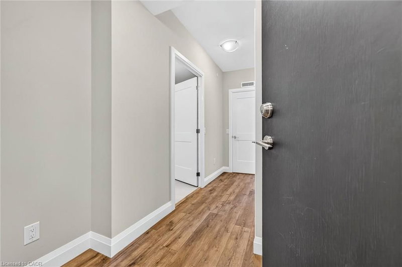 385 Winston Road photo 5