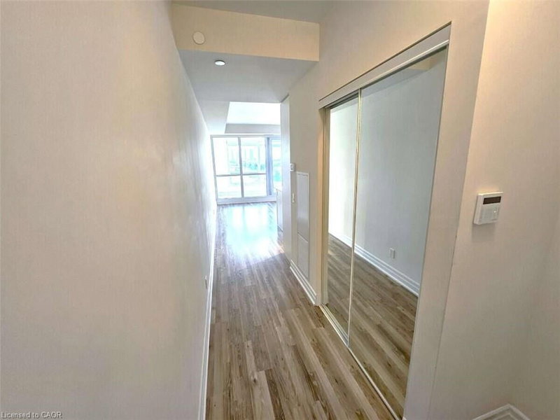 9075 Jane Street photo 3