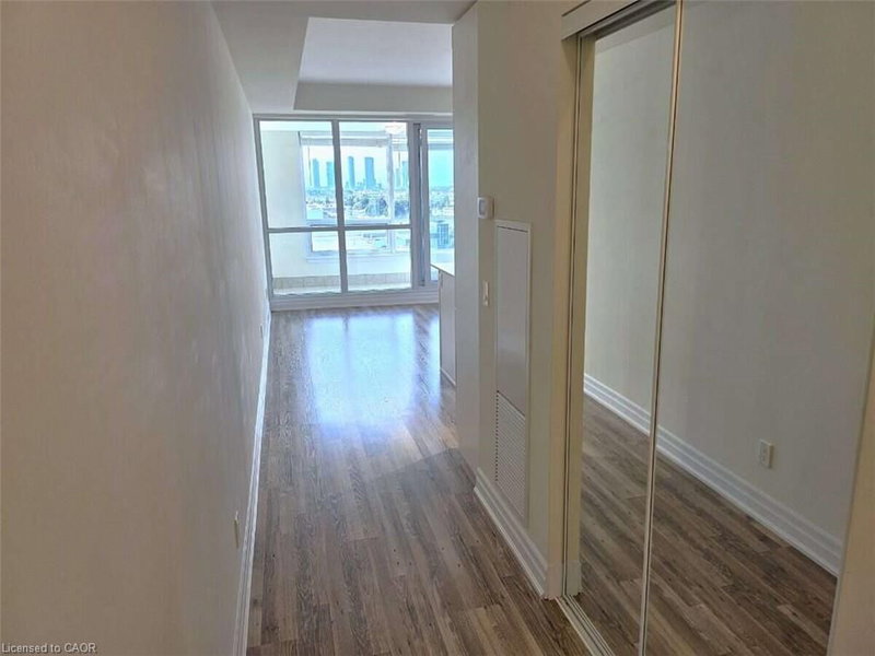 9075 Jane Street photo 4