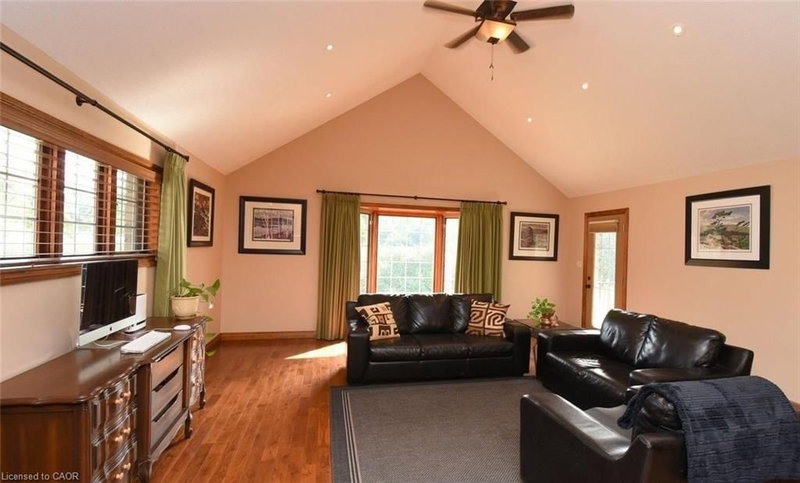 635 Millgrove Side Road