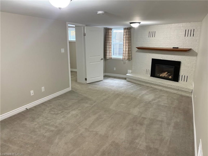 206 Dixon Street photo 1