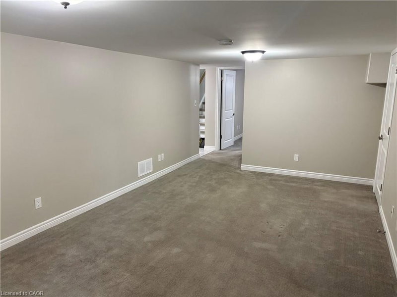 206 Dixon Street photo 4
