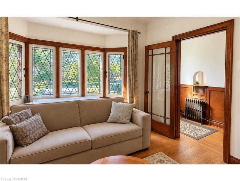 541 Emerald Street photo 5