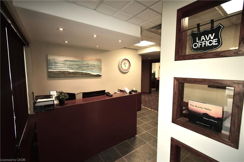 1025 Waterdown Road photo 2