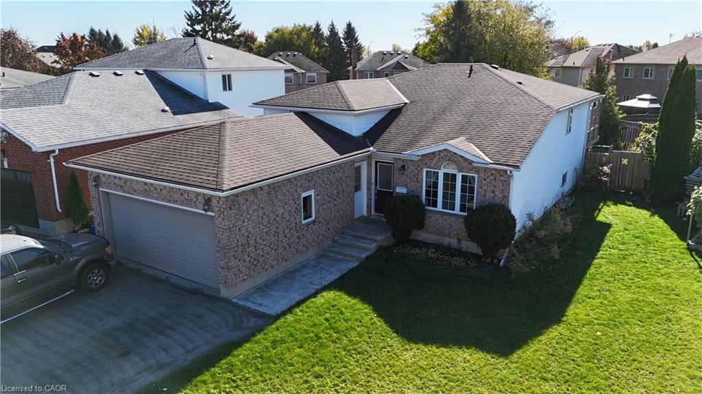 Single Family Residence for sale at 7 Jade Court, Cambridge, ON, N1T 1X1 - Clemens Mills/Saginaw - MLS: 40870632