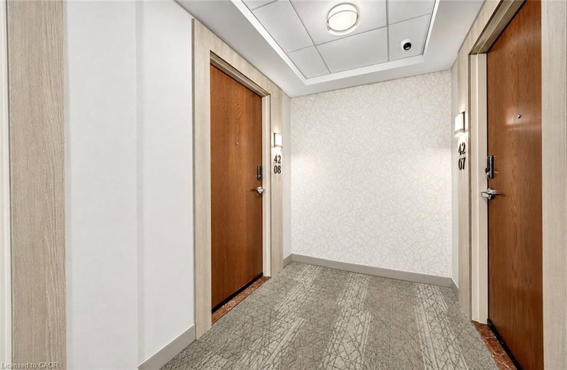 30 Francis Street S photo 3