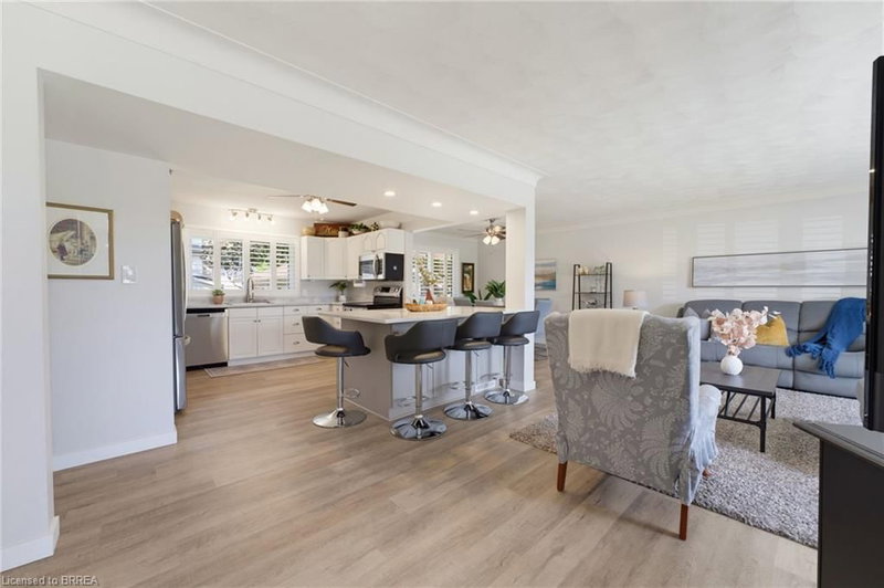 107 Pusey Boulevard photo 5