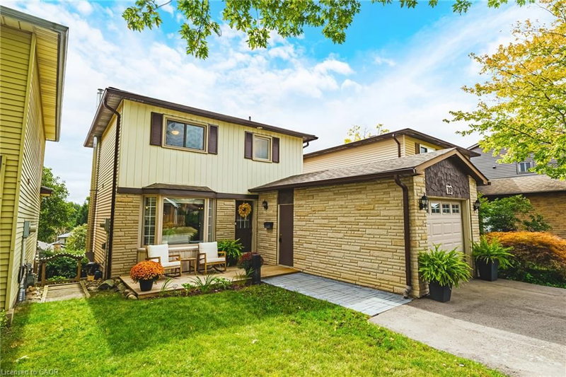 19 Hillsdale Court photo 1