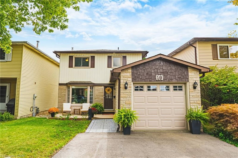 19 Hillsdale Court photo 2