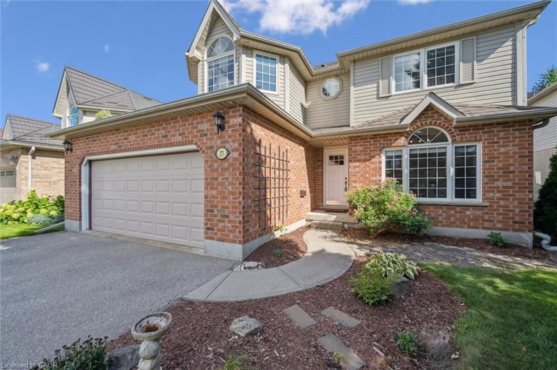 27 Oakridge Crescent