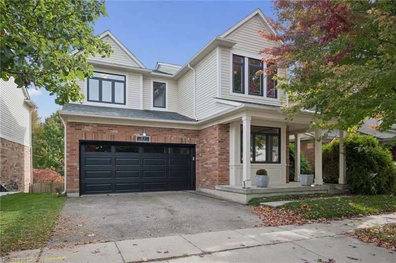 83 Glazebrook Crescent photo 1