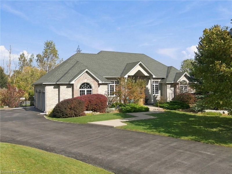 14 Gavin Drive photo 2