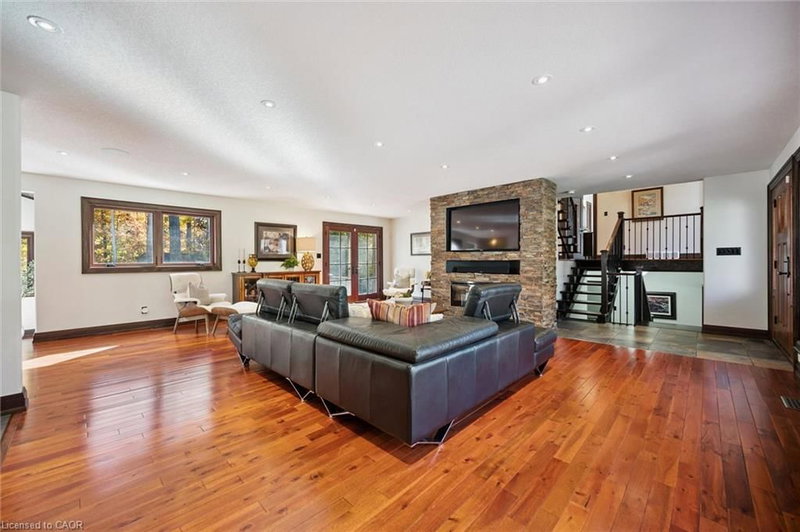 11 Maple Hill Drive photo 4