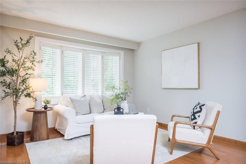 1237 Redbank Crescent