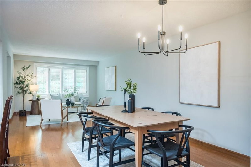 1237 Redbank Crescent photo 4