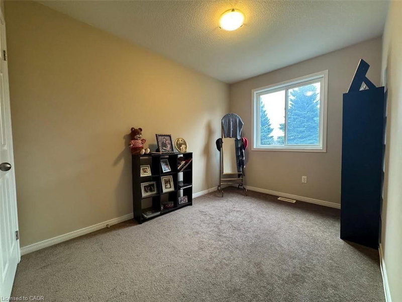 200 Maitland Street photo 5