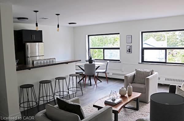 209 - 936 King Street W