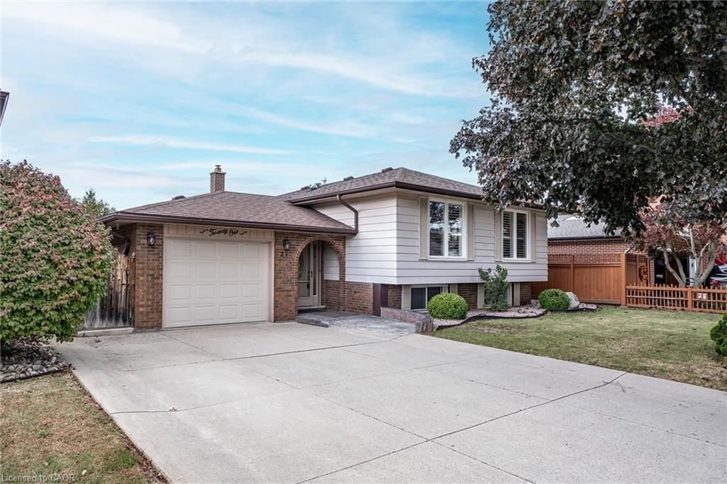 Single Family Residence for sale at 21 Green Forest Drive, Stoney Creek, ON, L8G 3A9 - Cherry Heights - MLS: 40870920