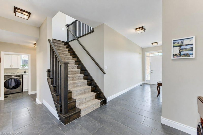 524 Sundew Drive photo 4