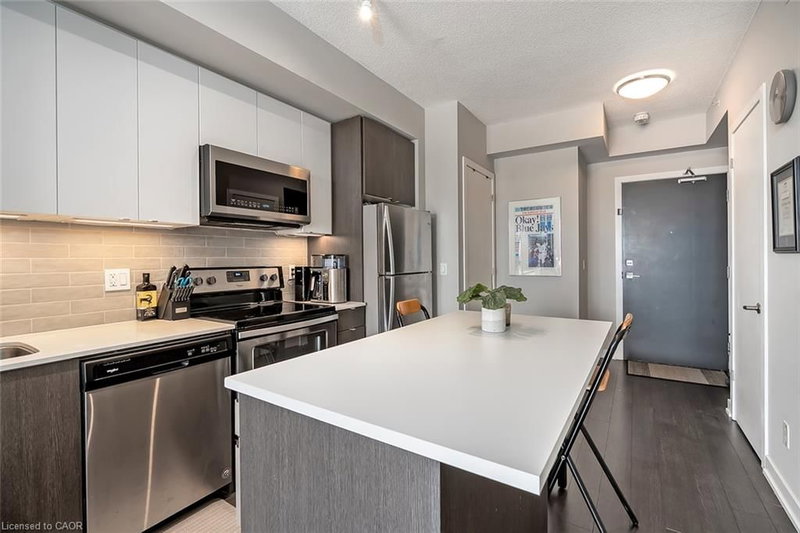 5240 Dundas Street photo 5