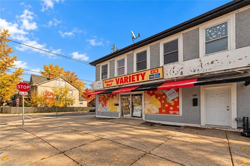 208 Mary Street photo 2
