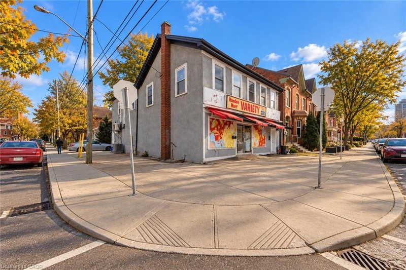 208 Mary Street photo 3
