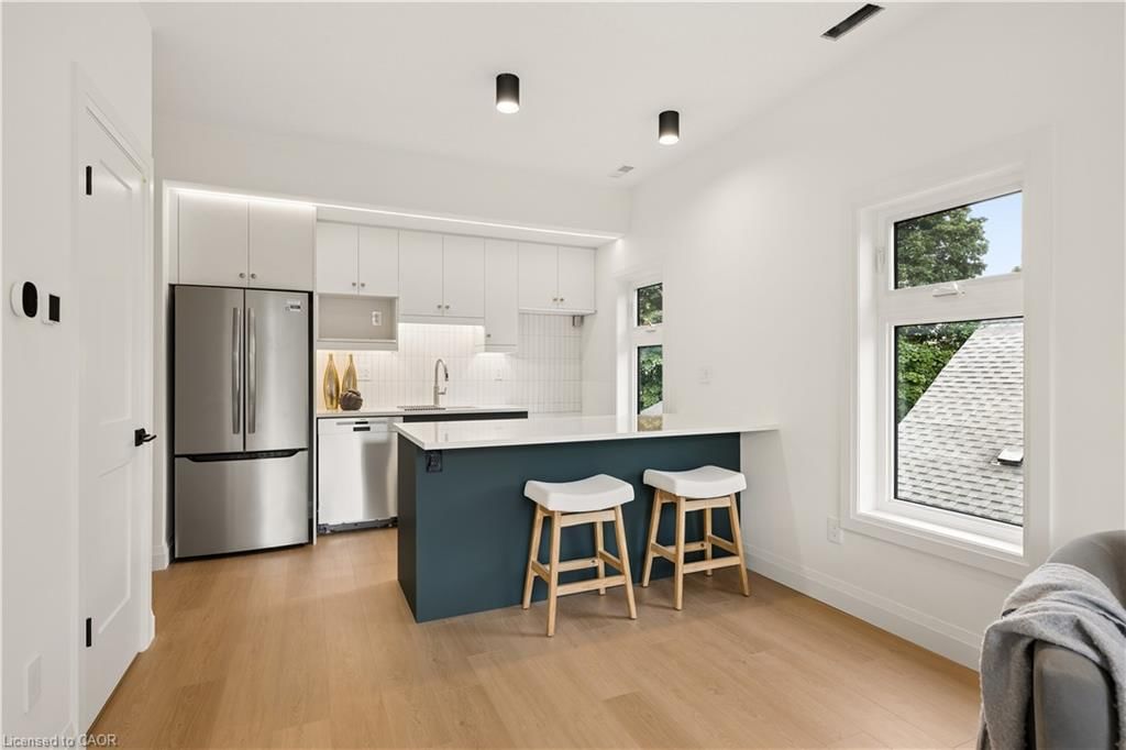 3-563 Wellington Street, Kitchener, view 8