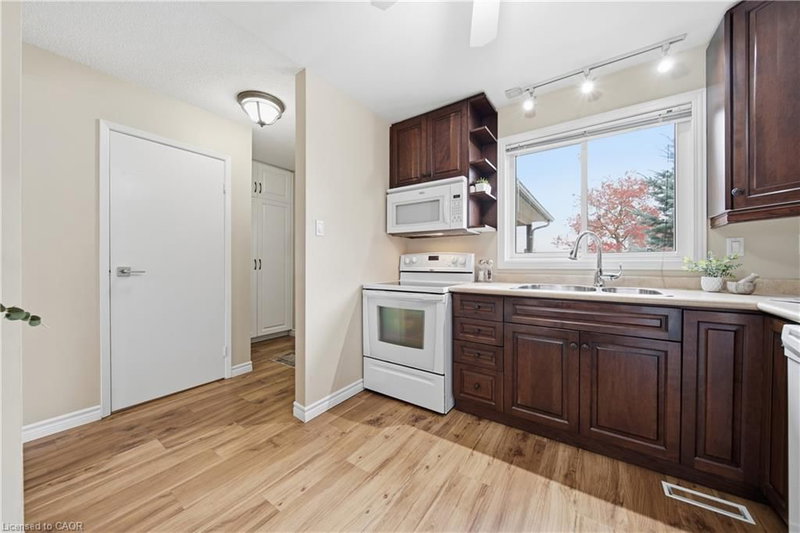 255 Northlake Drive photo 5