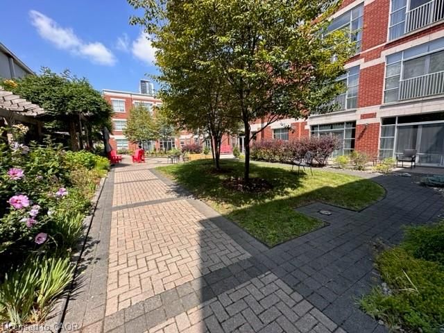 208 - 165 Duke Street E