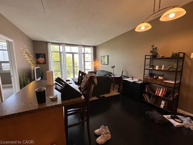 208 - 165 Duke Street E