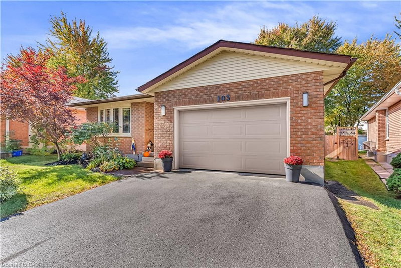 103 Westview Crescent photo 2