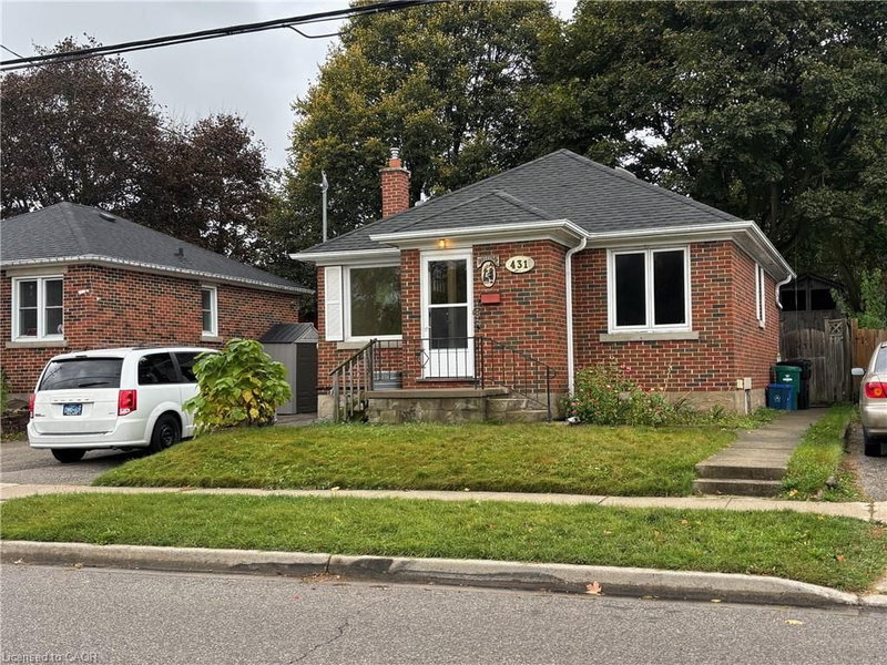 431 Eagle Street S photo 1