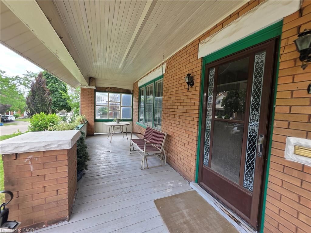 Single Family Residence for sale at 20 Fairview Avenue, Kitchener, ON, N2H 3E8 - Downtown Kitchener/East Ward - MLS: 40871297
