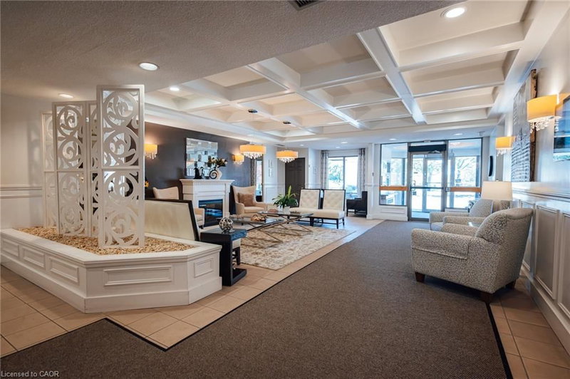265 Westcourt Place photo 4