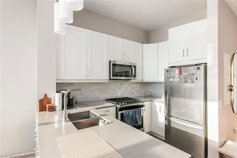 60 Charles Street photo 5