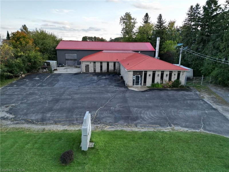 966 Parkinson Road photo 3