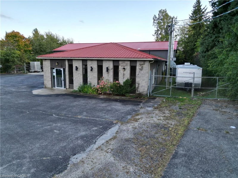 966 Parkinson Road photo 4